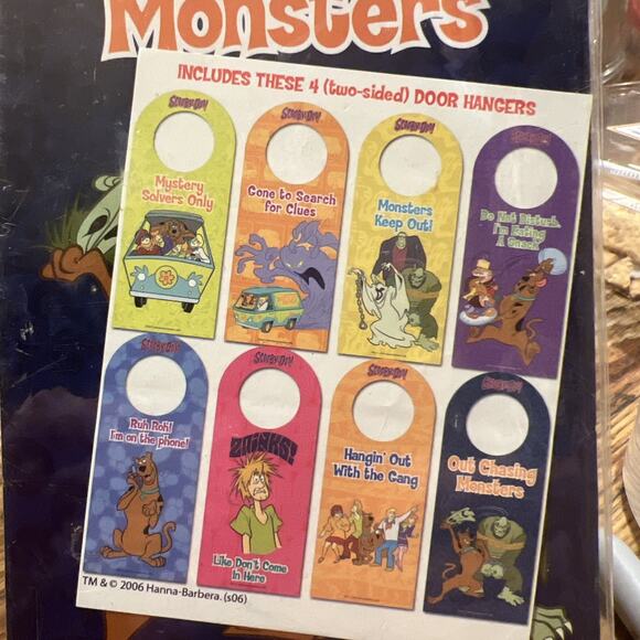 Scooby Doo Door Hangers TWO SIDED PACK OF 4 - RARE - Brand New Unopened! - Picture 2 of 7